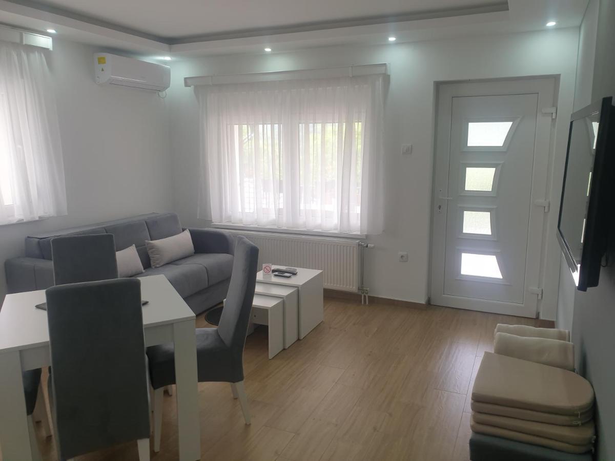 Apartmani Kruna Vrdnik Bagian luar foto