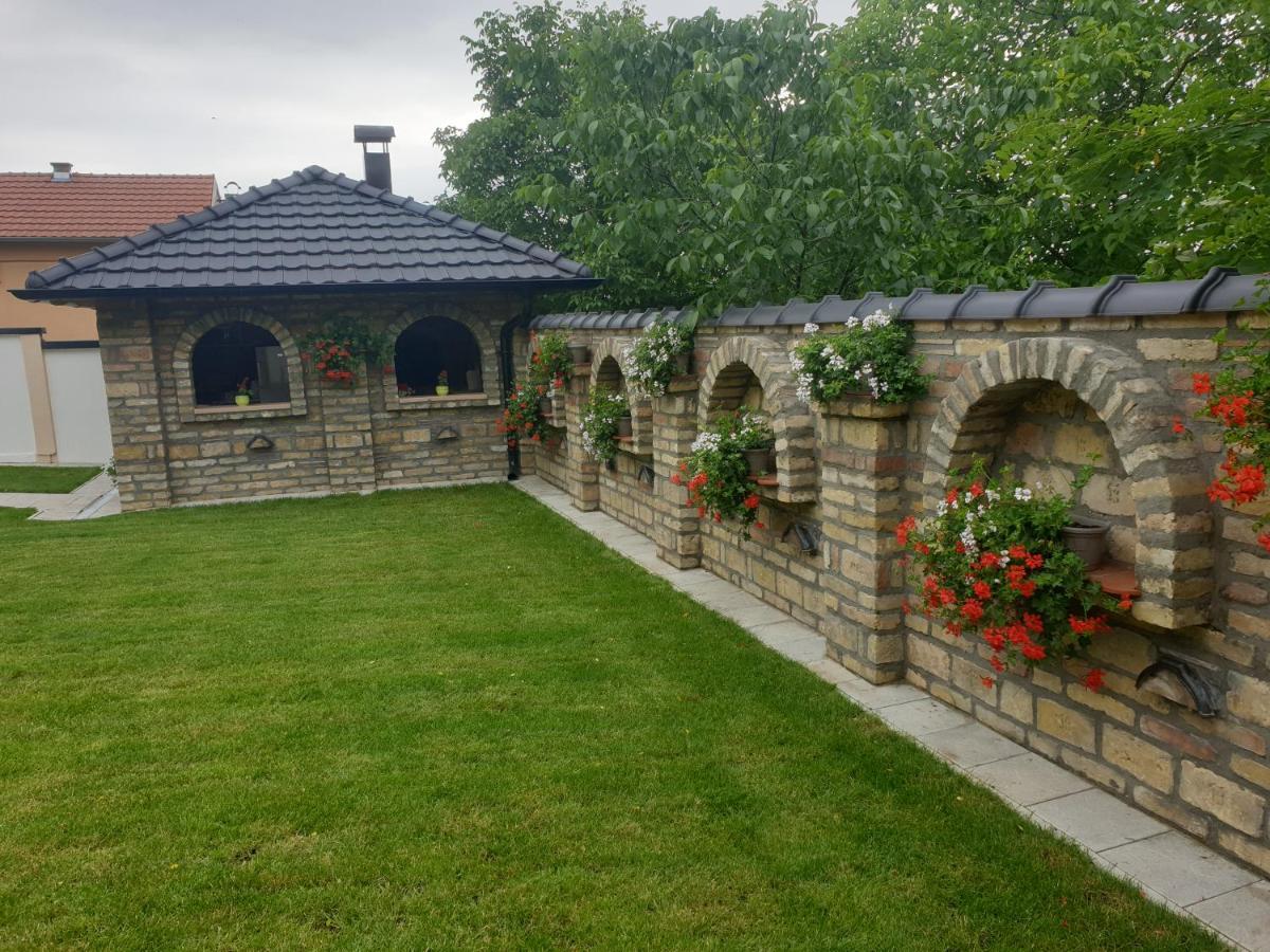 Apartmani Kruna Vrdnik Bagian luar foto
