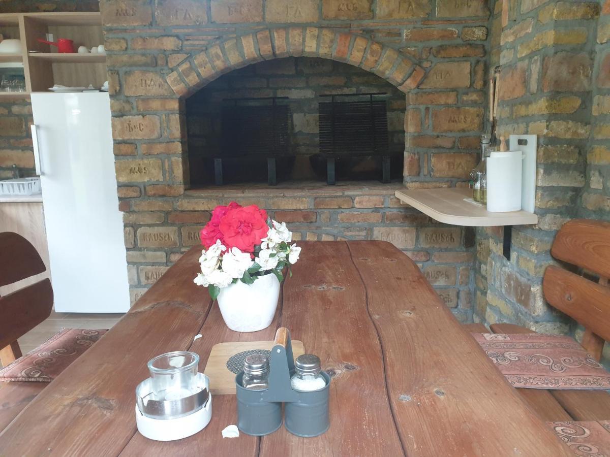 Apartmani Kruna Vrdnik Bagian luar foto